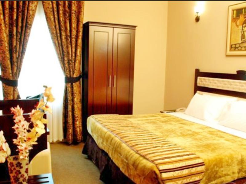 Al Bustan Tower Hotel Suites Sharjah Exterior photo